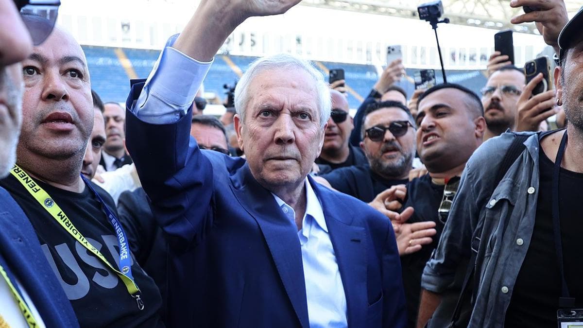 Fenerbahçe, Yeni Teknik Direktörünü Bugün Duyuracak
