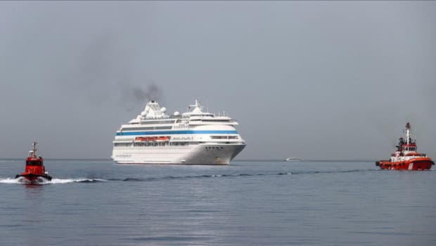 Cruise Ship Quarantine in Bordeaux Amid Norovirus Outbreak: Over 1,700 Affected