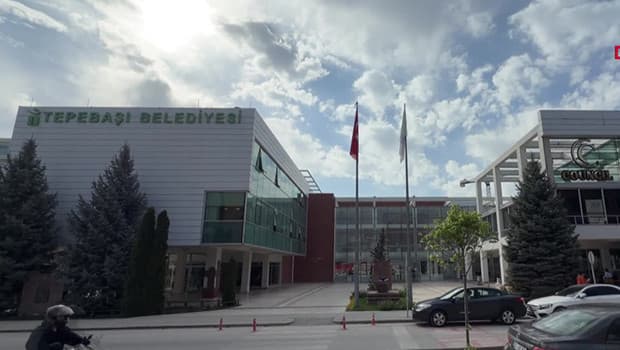Corruption Investigation Targets Tepebaşı Municipality: Deputy Mayors Detained