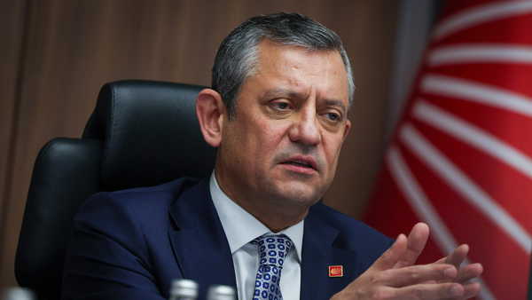 Özgür Özel Celebrates Pharmacy Day, Acknowledges Pharmacists' Dedication