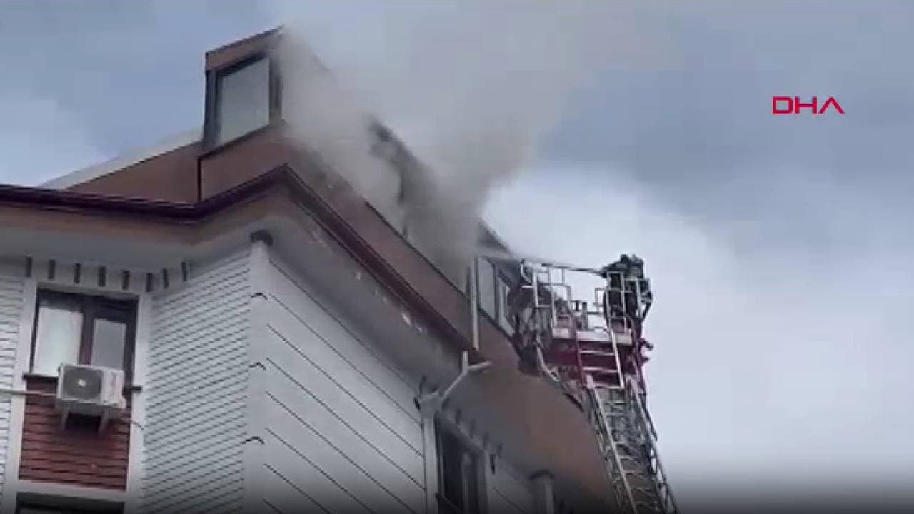 Terrifying Blaze Erupts on Rooftop in Çorlu: Two Individuals Affected by Smoke