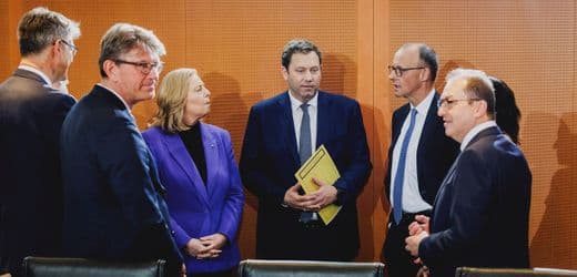 CDU Workers' Wing and Conservative SPD Call for Peace Amid Coalition Disputes