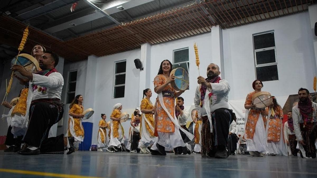 Siirt'in Kültürel Zenginlikleri Öğretmenlerin Dans Gösterisiyle Hayat Bulacak