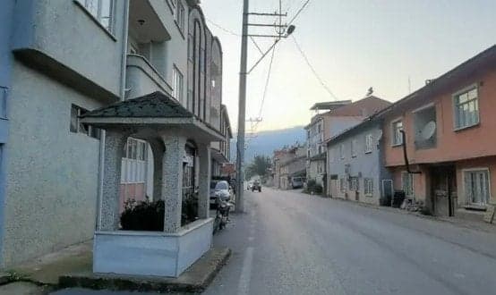 Mysterious Grave Divides Community into Three Factions
